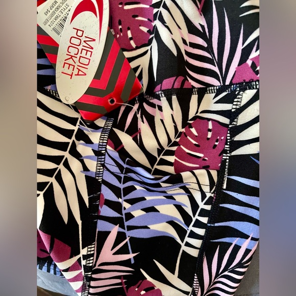 NWT BIKER SHORTS! - Picture 5 of 5